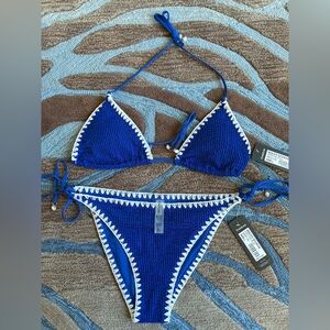 NWT | BEBE Women’s Swim Set in Riyal Blue and White trim. 28 in Waist. sting tie